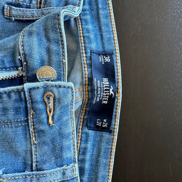 Hollister patch bellbottom jeans waist 26, length 31 - Picture 2 of 4